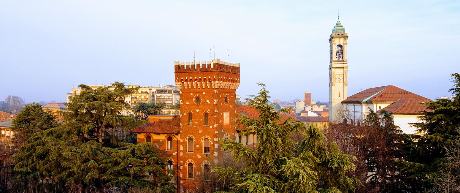 immagine del palazzo podestarile in piazza visconti, a rho