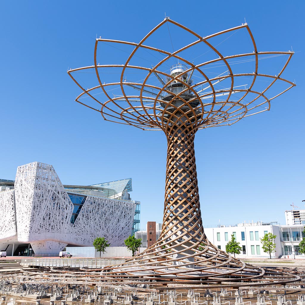 Vista dell'Albero della Vita all'interno di Expo a Rho