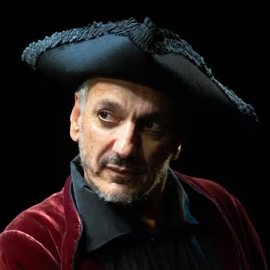Arturo Cirillo plays Don Giovanni in a truly unique performance!
