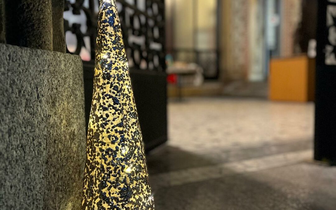 The Christmas spirit arrives in Rho with the lighting of the tree in Piazza San Vittore!