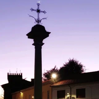 The magic of twilight on these summer evenings
La magia del crepuscolo in queste serate estive

Foto 📸 di @danese.anto63 

#twilight #twilightphotography #twilightpics #summerevening #summernights #colonnadellapeste #skyphoto #beautiful #bestpic #bestphoto #picoftheday #photooftheday #travel #travelphotography #bellarho #visitrho #rhonelmondo #inlombardia #in_lombardia