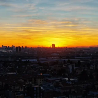 Skyline at sunrise
Skyline al sorgere del sole

Foto 📸 di @djimattia 

#sunriselovers #sunrise #skyline #sun #sunnyday #panorama #VisitRho #bellarho #inlombardia #in_lombardia #beautifuldestination #architecturephotography #rhonelmondo #bestpic #bestphoto #picoftheday #photooftheday #travel #travelphotography #in_lombardia